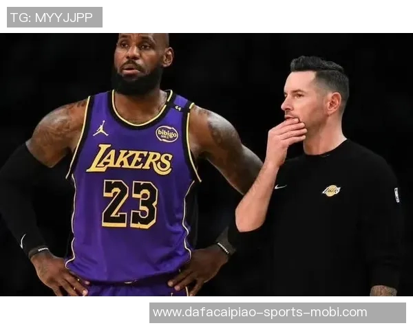 湖人双星状态回暖44分如饮水小里迎生涯巅峰老詹何时归来