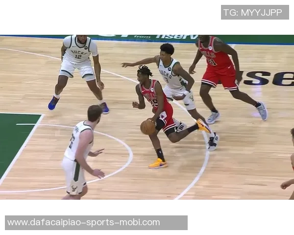 雄鹿积极寻求字母哥的支持者拉文与小桥等球员成为目标