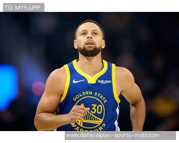 库里赞巴特勒挡拆技巧称其持球冷静能得分也能助攻队友